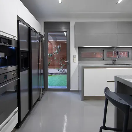 Elegant And Private Living By Neuvel Holiday home Athens