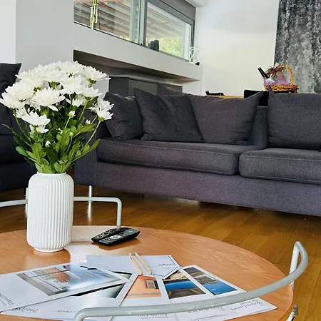 Holiday home Elegant And Private Living By Neuvel